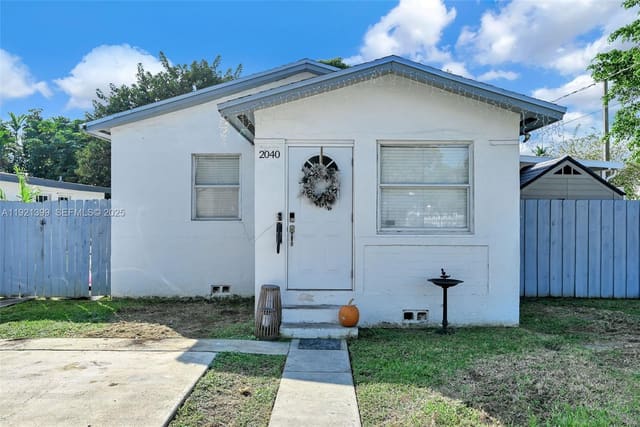 2040 NW 34th Street, sold in Holleman Manor Addn, Miami, FL