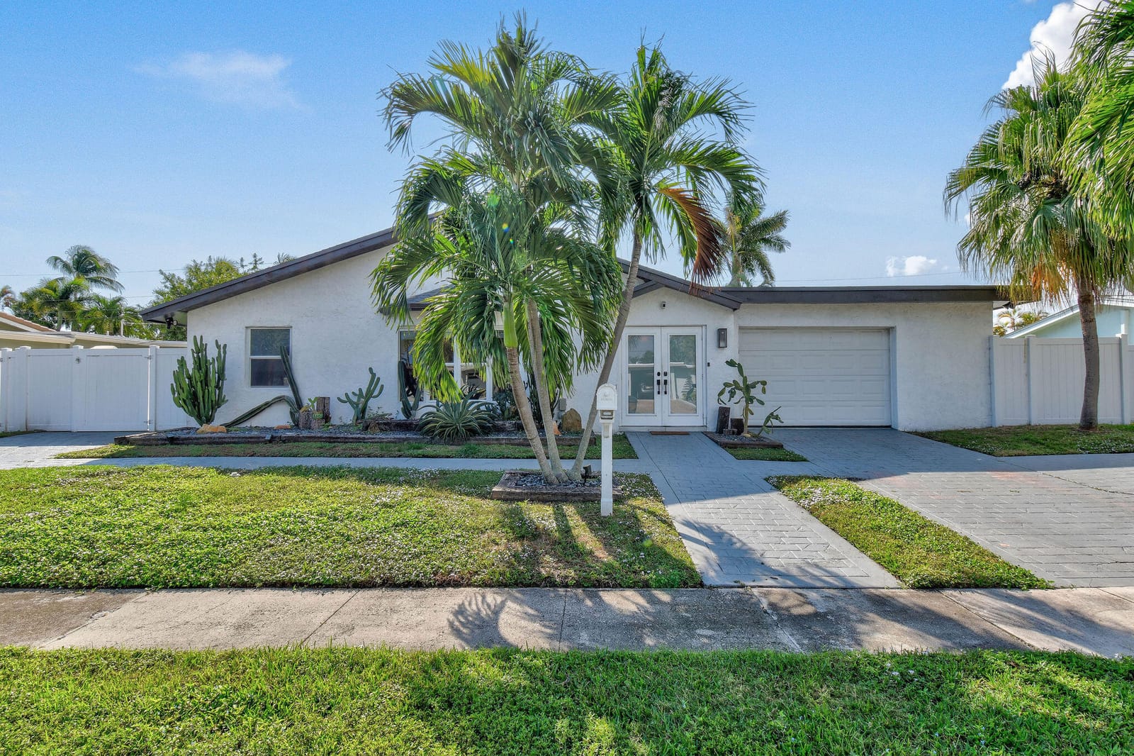 912 SE 15th Court, Deerfield Beach, FL 33441 photo 3