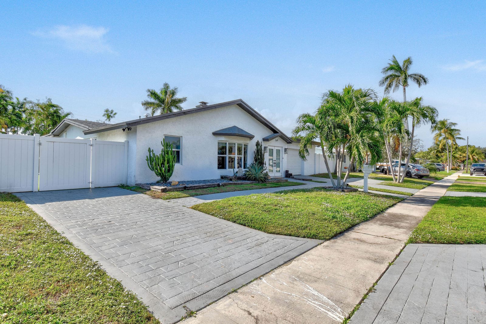 912 SE 15th Court, Deerfield Beach, FL 33441 photo 4