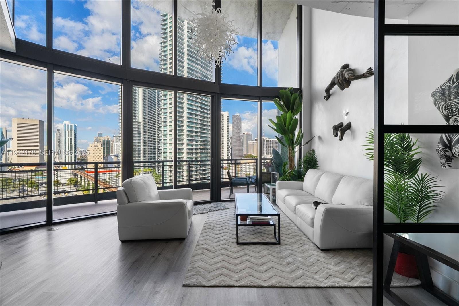 690 SW 1st Court 2101, Miami, FL 33130 photo 2