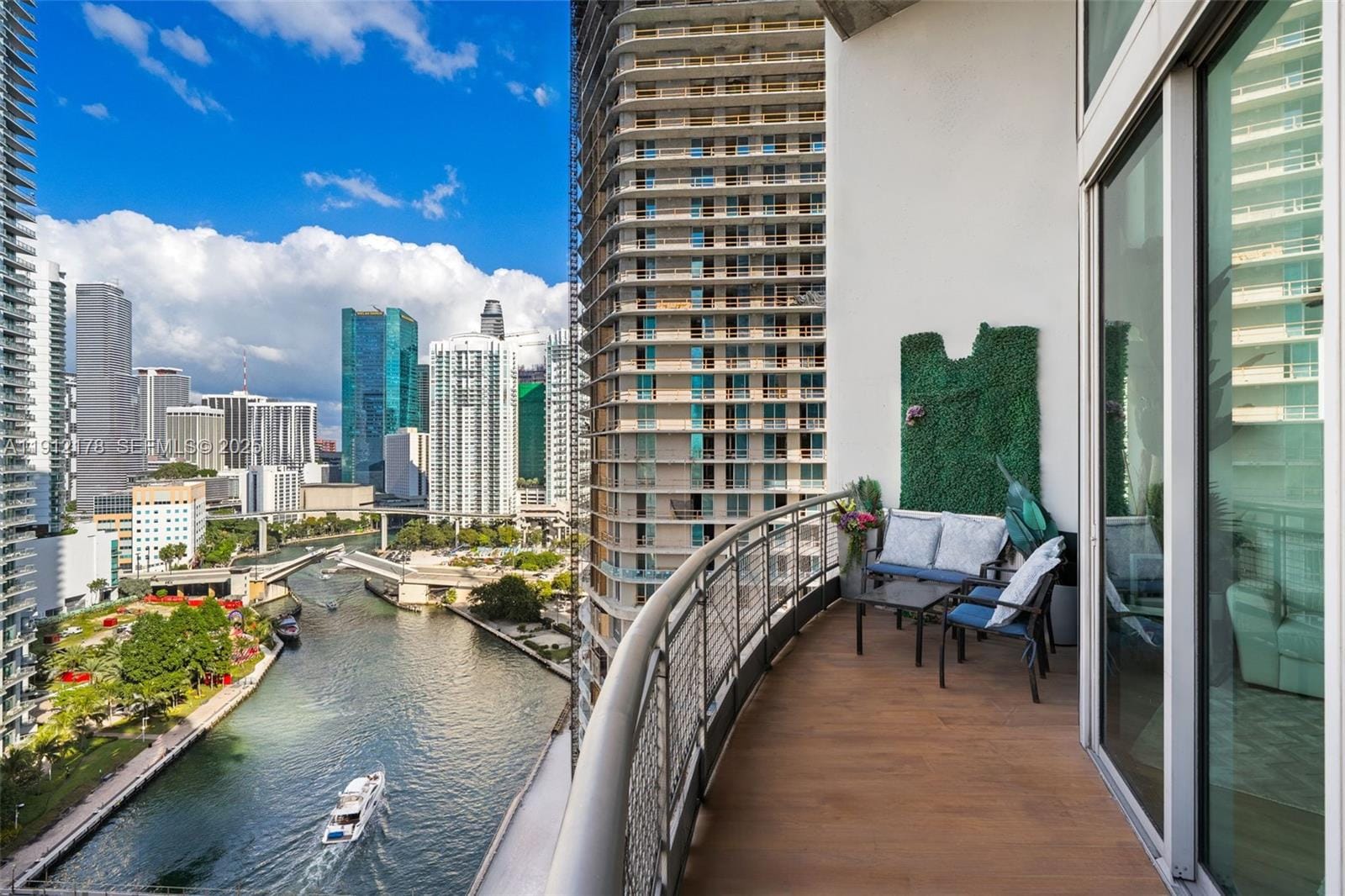 690 SW 1st Court 2101, Miami, FL 33130 photo 24
