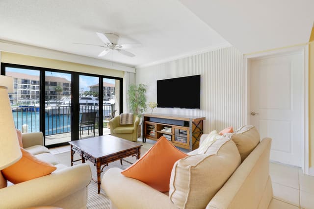 1301 Seafarer Circle 105, Jupiter, FL 33477