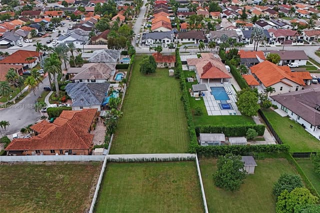 13401 SW 38th Street, sold in J G Heads Farms Sub, Miami, FL
