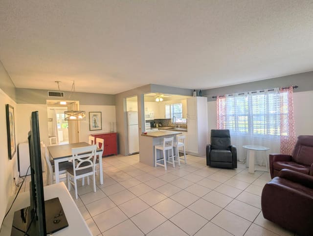 76 Dorchester D, sold in Dorchester Condo, West Palm Beach, FL