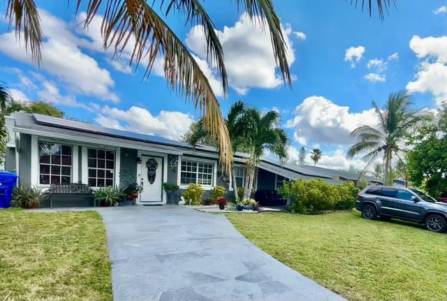 1530 SW 68th Avenue, sold in Broadview Country Club Es, North Lauderdale, FL