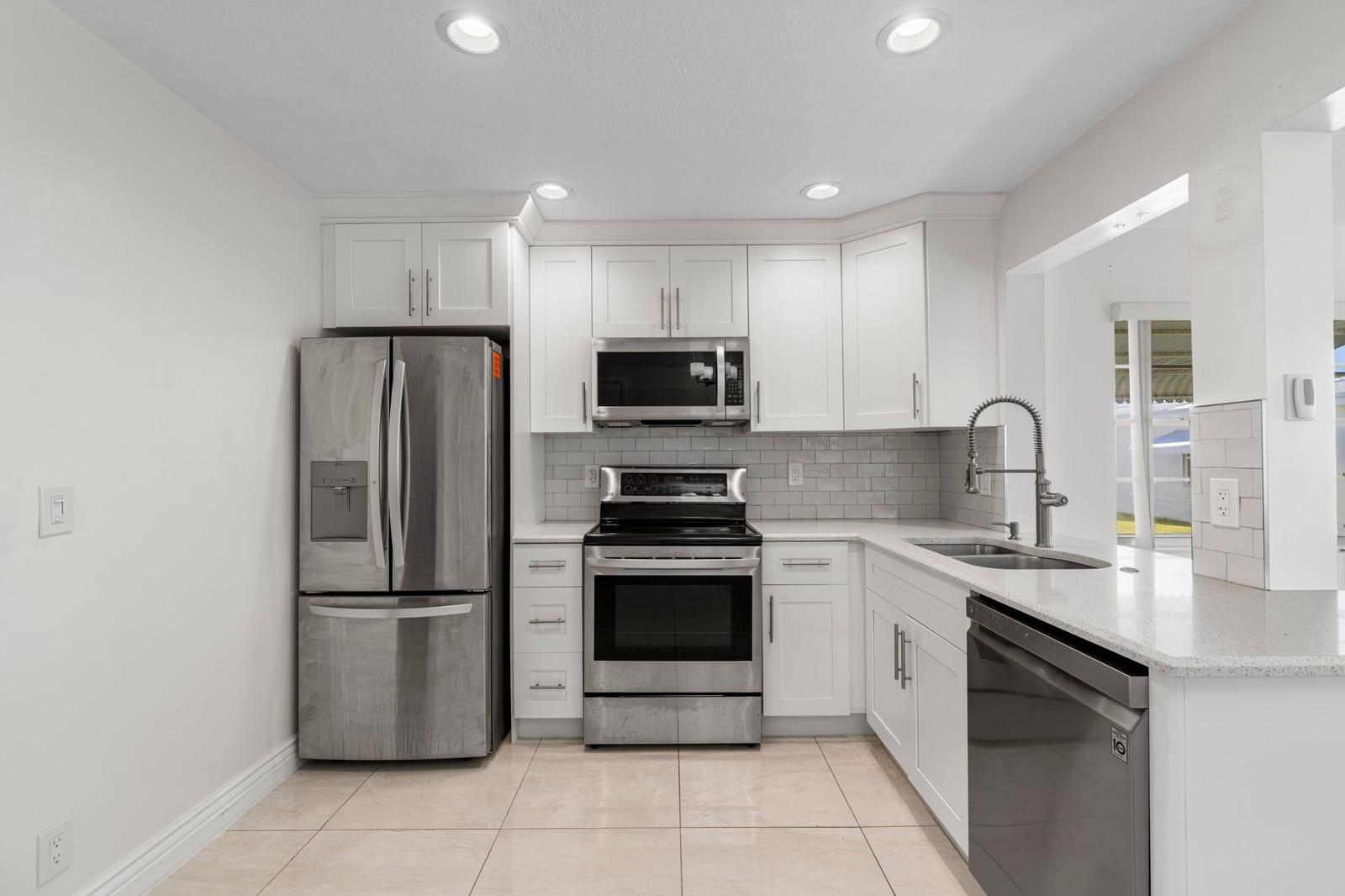 816 SW 18th Court, Boynton Beach, FL 33426 photo 6