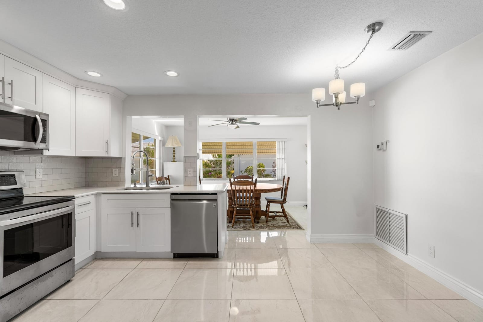 816 SW 18th Court, Boynton Beach, FL 33426 photo 7
