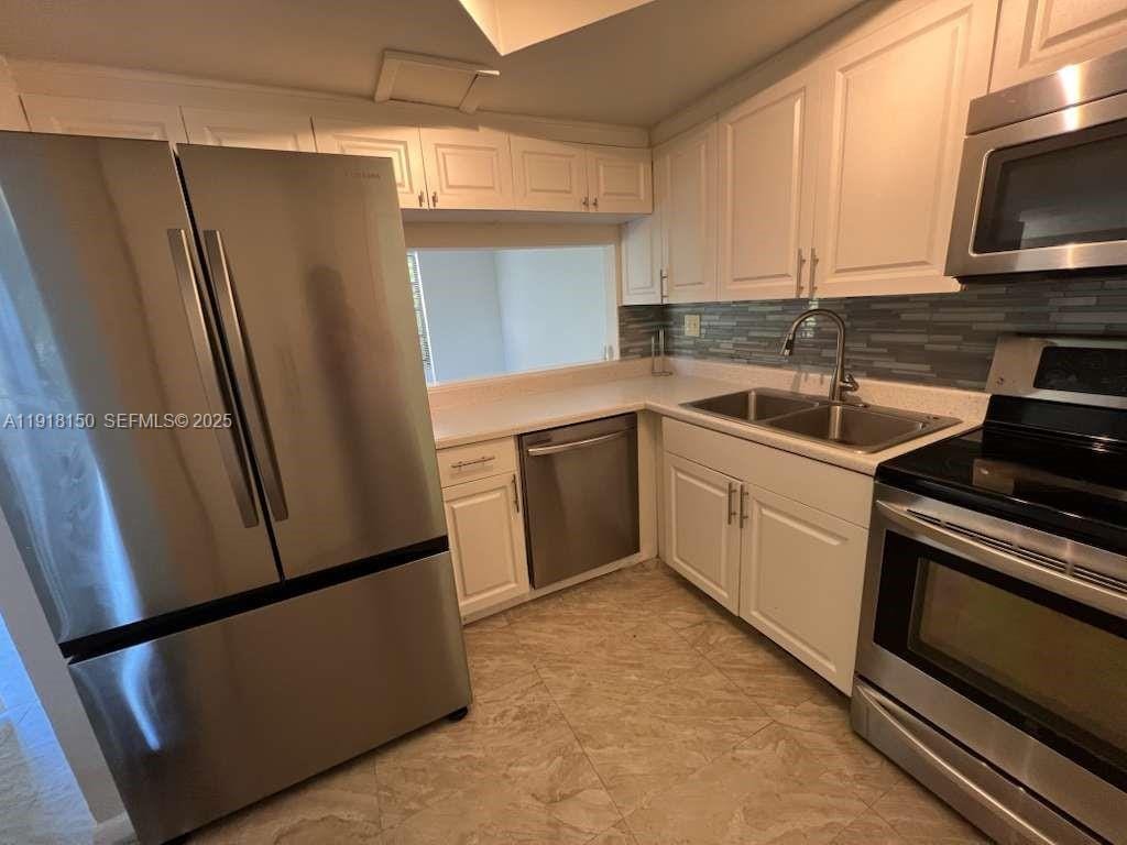721 SE 1st Way B18 — photo 2