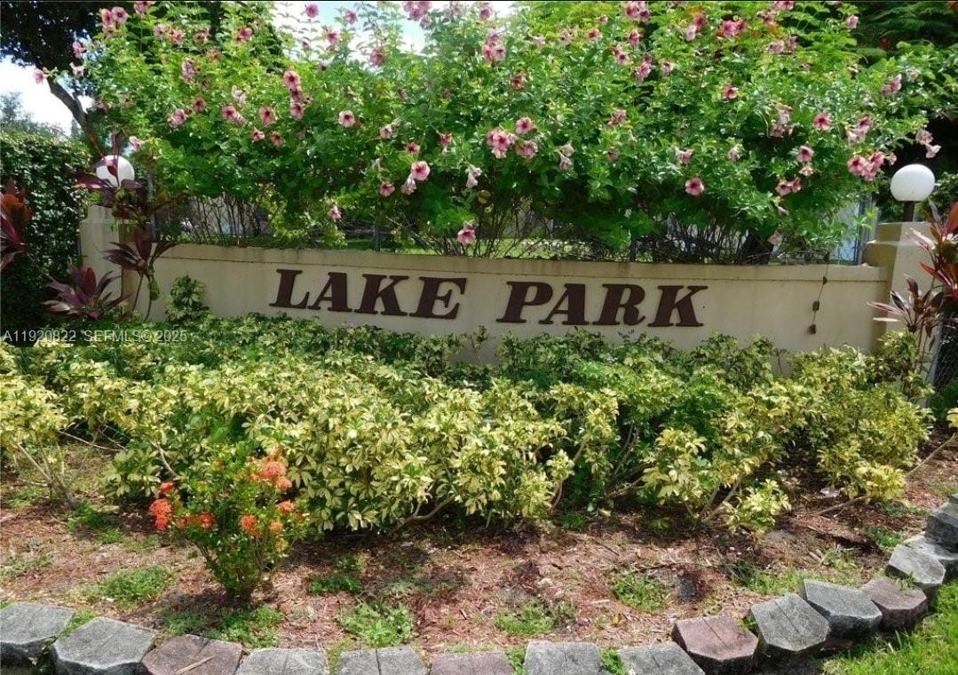 922 NE 199th Street 1D, Miami, FL 33179