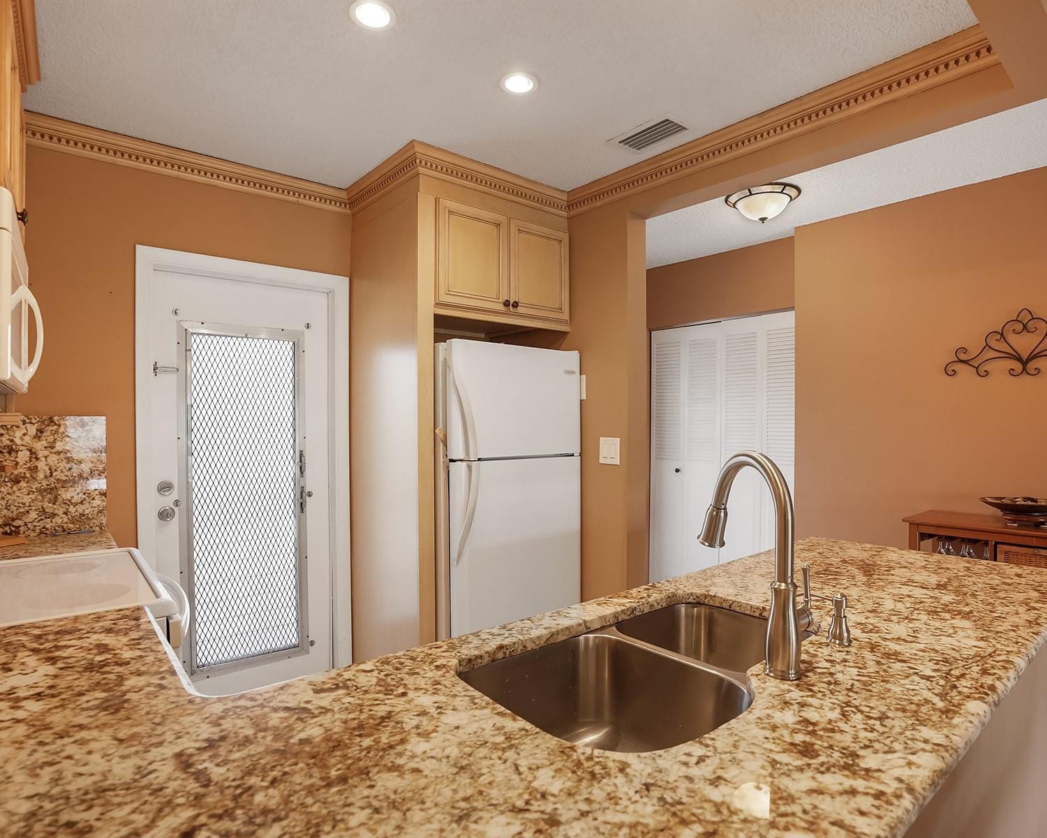 3501 NW 47th Avenue 503, Lauderdale Lakes, FL 33319 photo 13