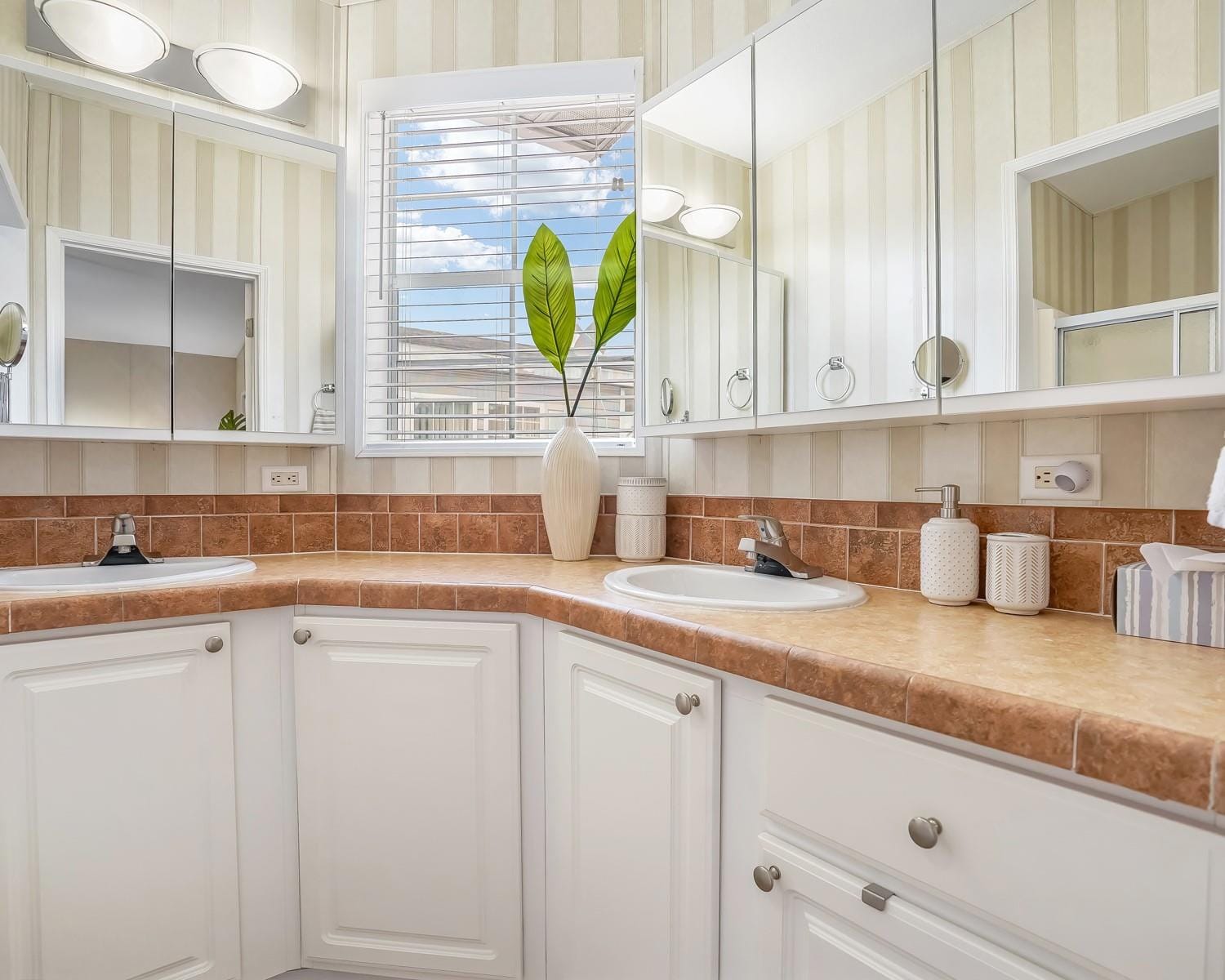 1911 SW 87th Terrace, Davie, FL 33324 photo 8