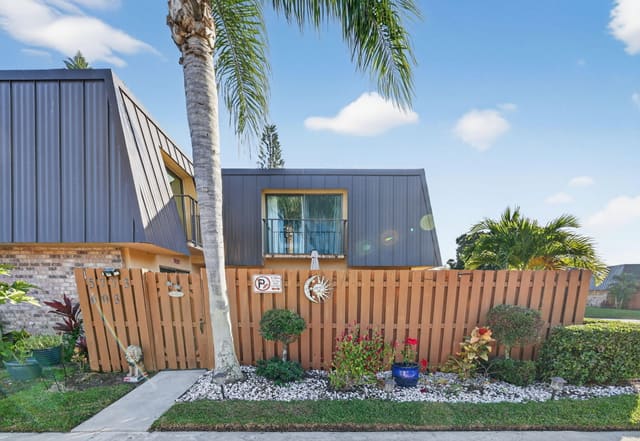 5773 SE Windsong Lane 603, sold in Emerald Lakes, Stuart, FL