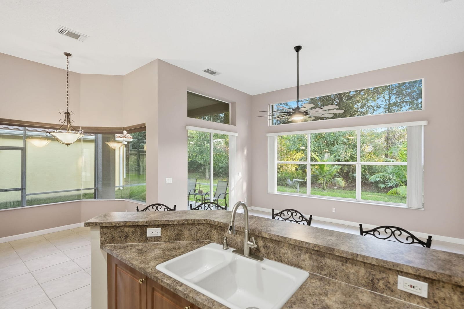 665 SW Lake Charles Circle — photo 12