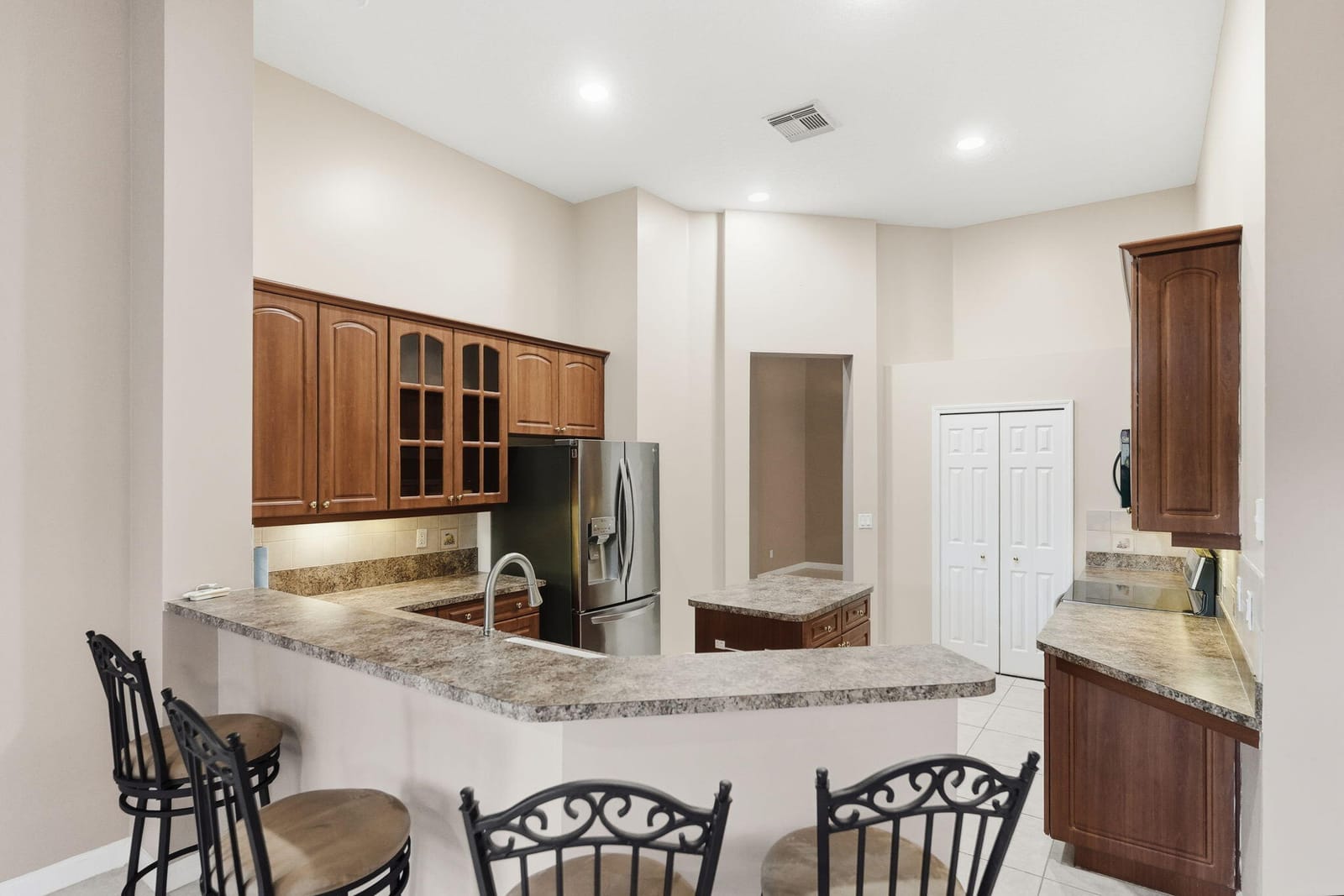 665 SW Lake Charles Circle, FL 34986 photo 13