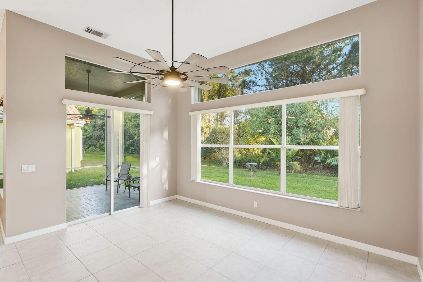 665 SW Lake Charles Circle — photo 8