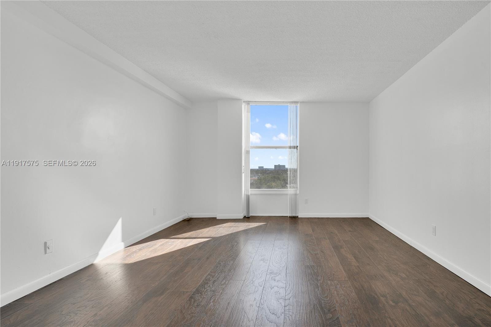 2020 NE 135th Street 805, North Miami, FL 33181 photo 11