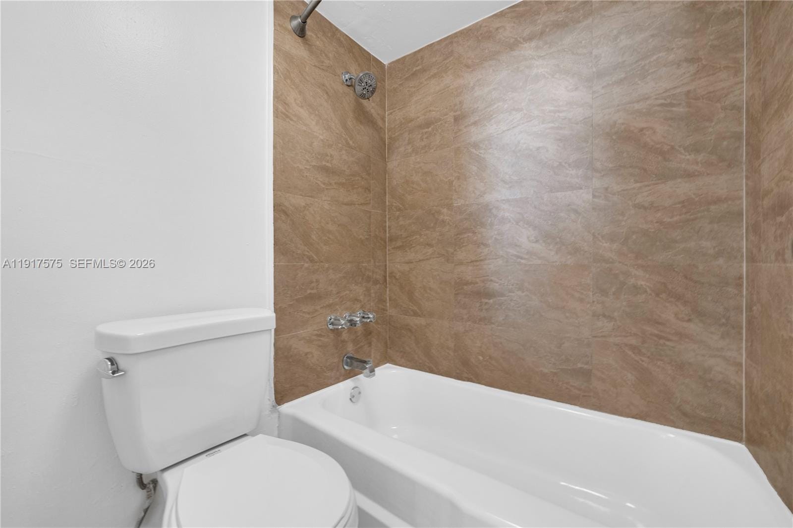 2020 NE 135th Street 805, North Miami, FL 33181 photo 17