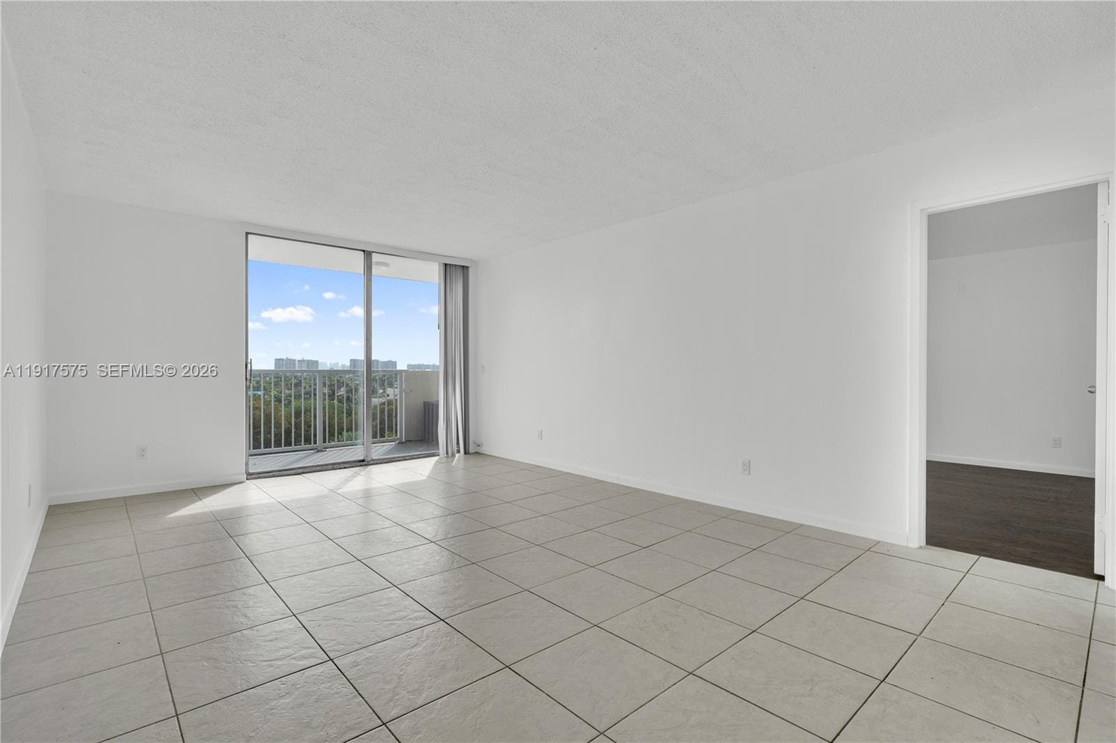 2020 NE 135th Street 805, North Miami, FL 33181 photo 3