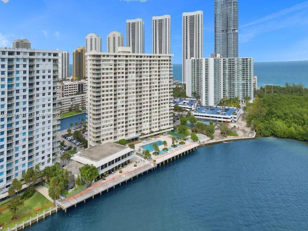 300 Bayview Drive 308 — photo 11