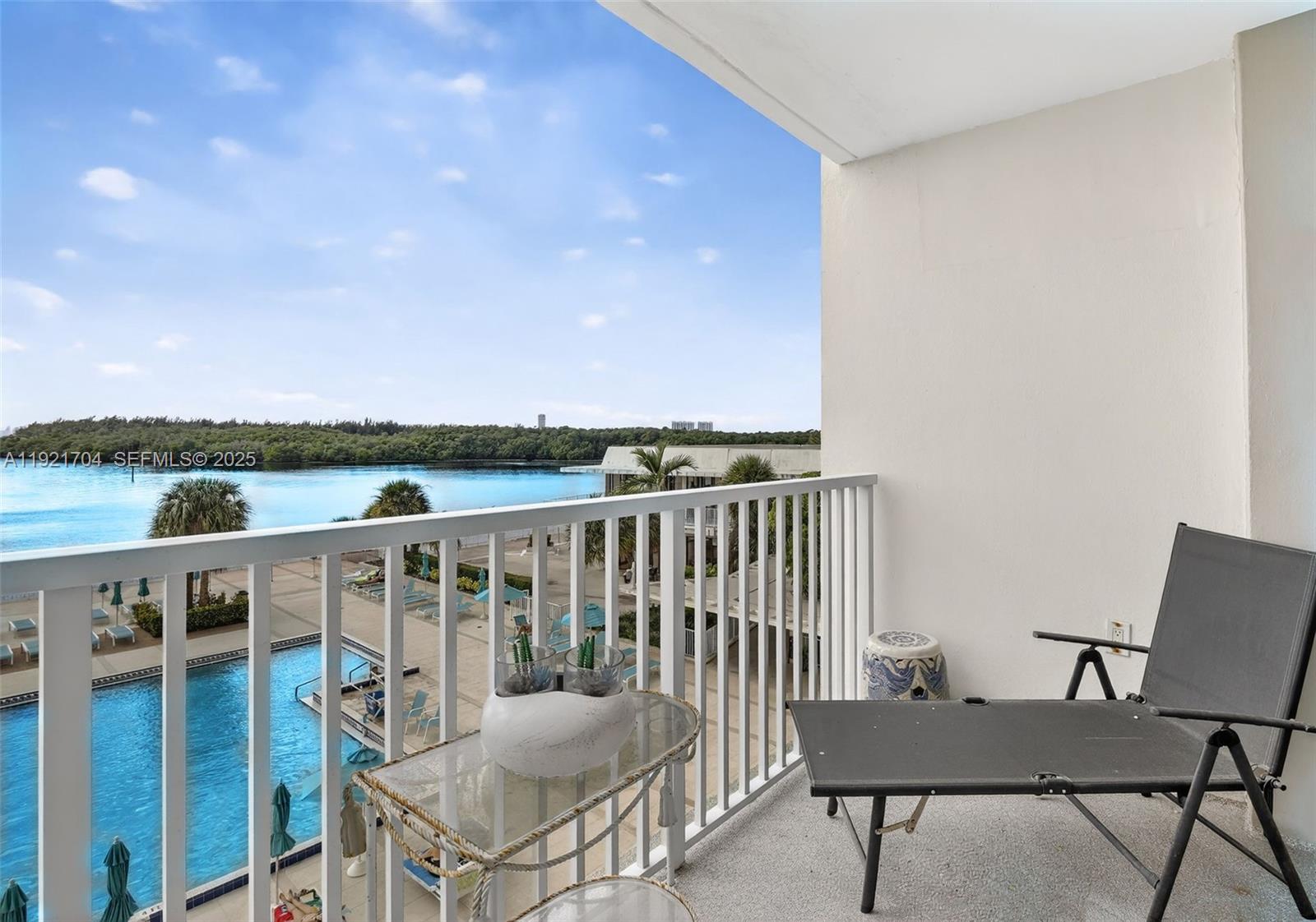 300 Bayview Drive 308 — photo 9