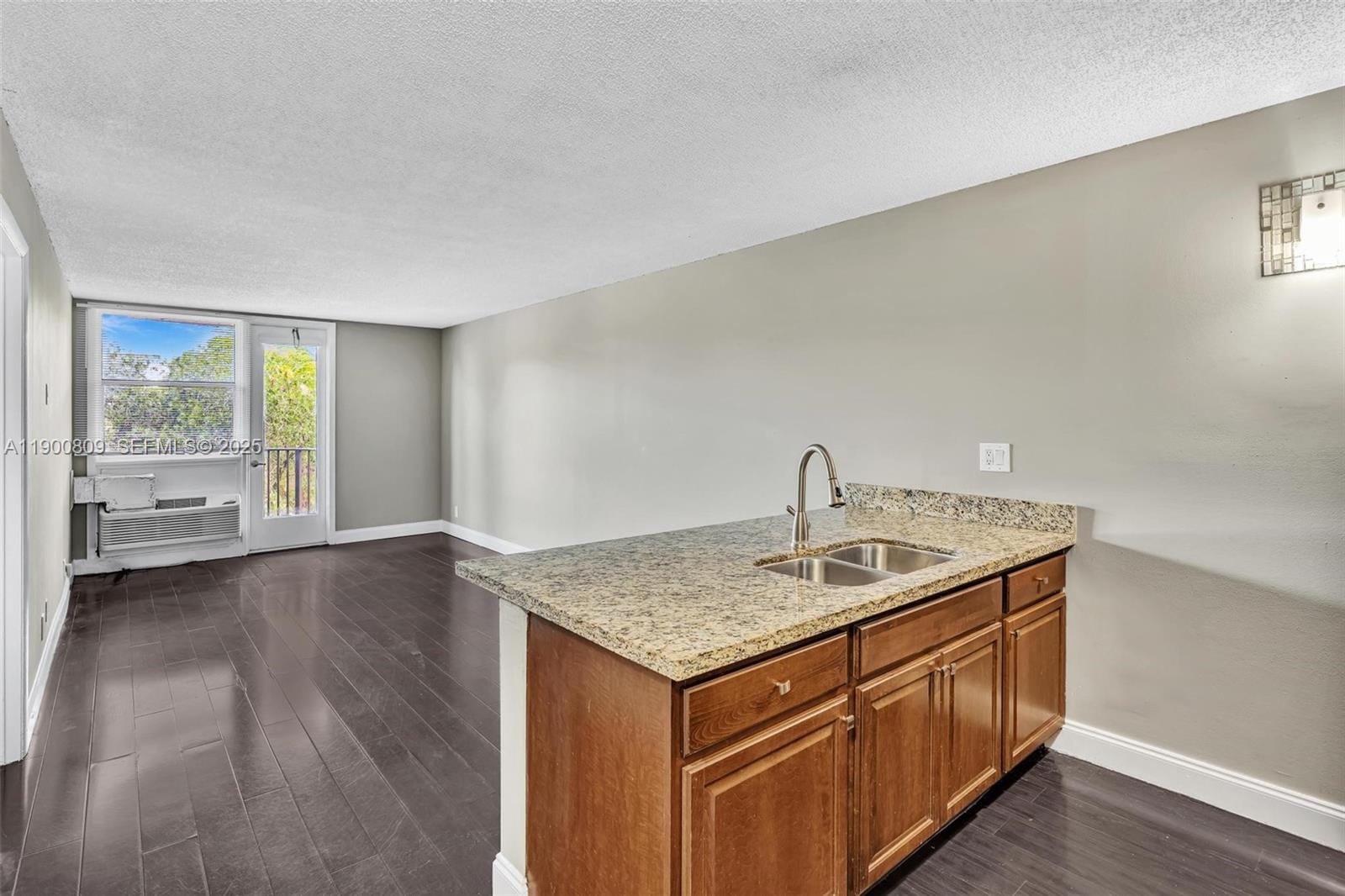 2701 Riverside Drive 303-B, Coral Springs, FL 33065
