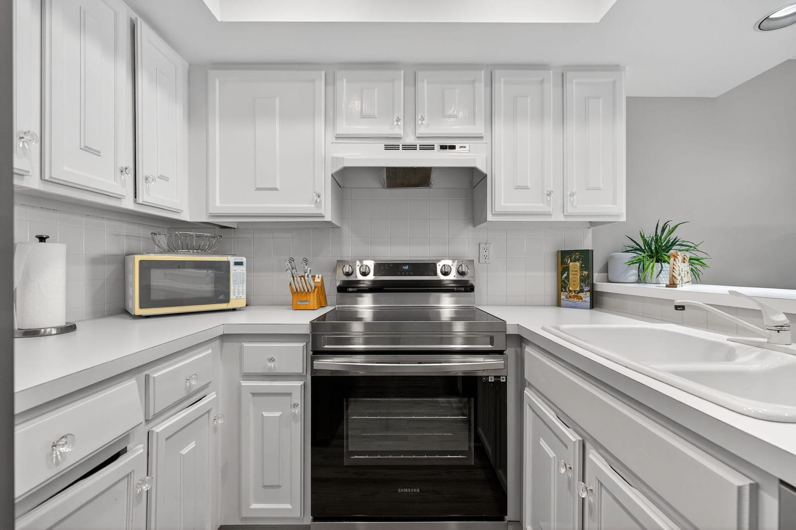 390 NE Edgewater Drive 403, Stuart, FL 34996 photo 12