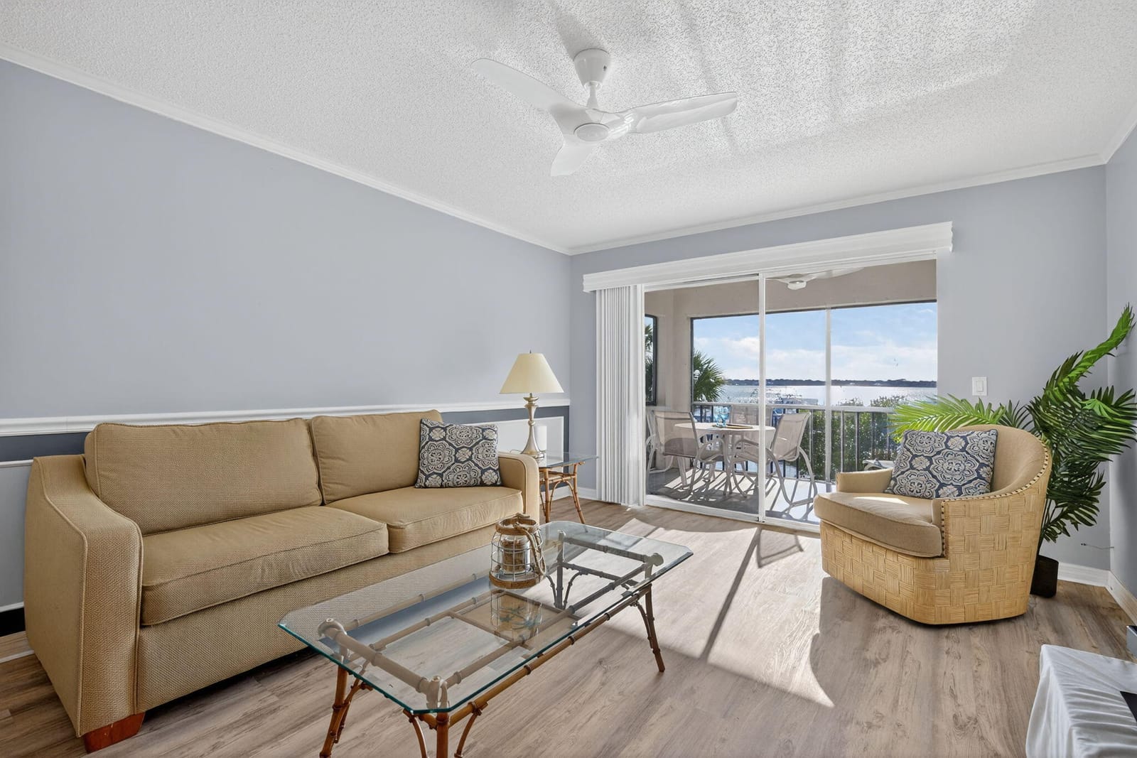 390 NE Edgewater Drive 403, Stuart, FL 34996 photo 6