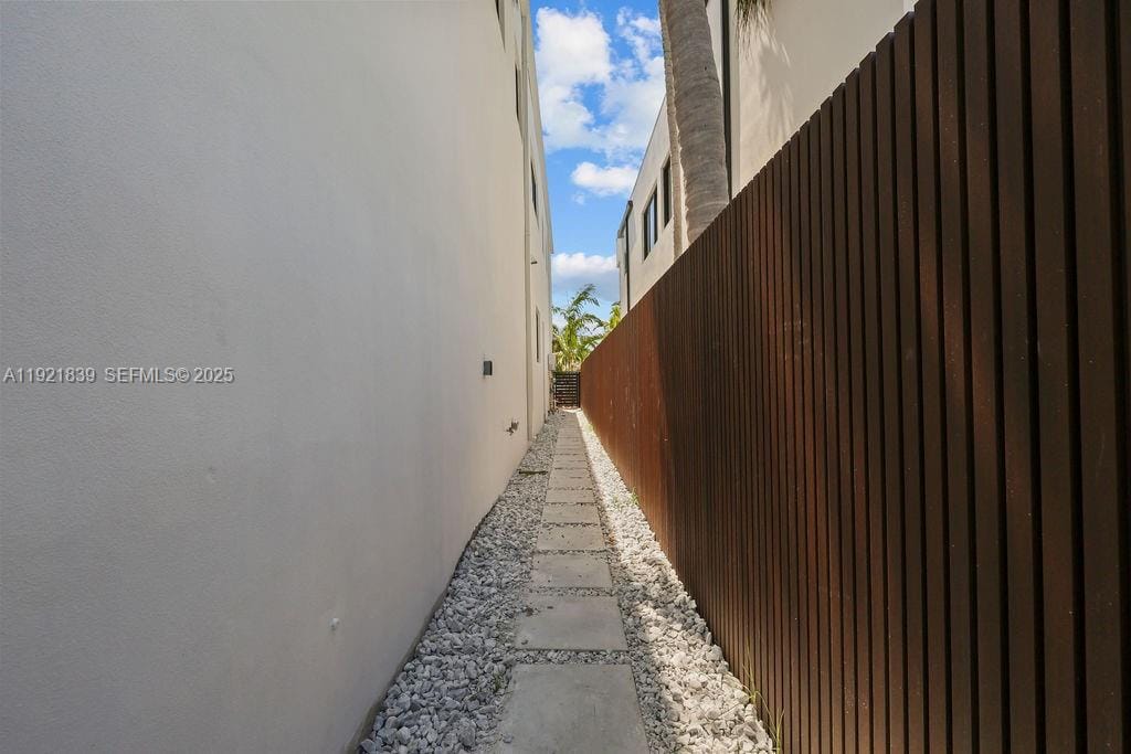 618 NE 17th Way, Fort Lauderdale, FL 33304 photo 28
