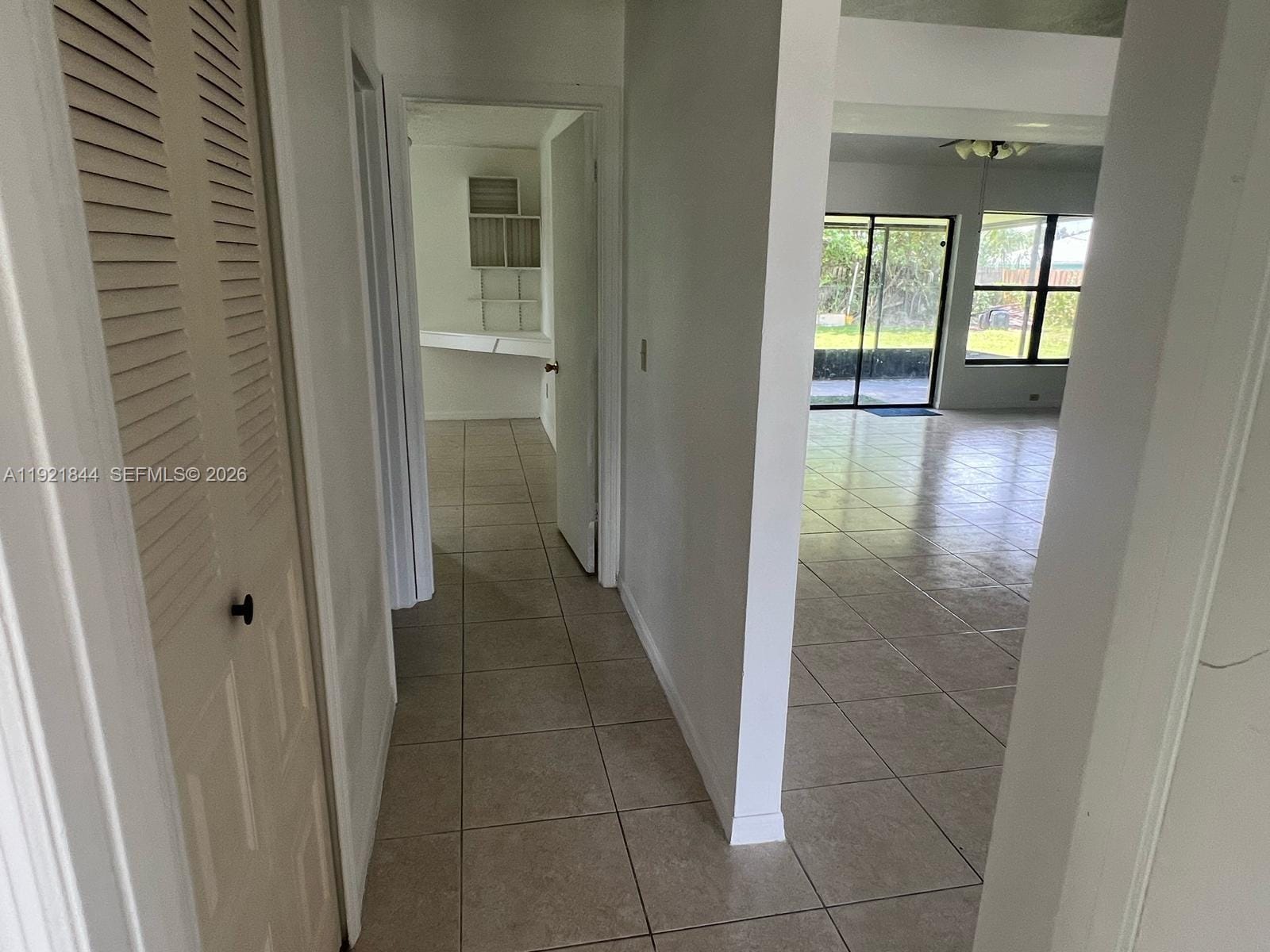 2410 SE Renick Avenue — photo 2