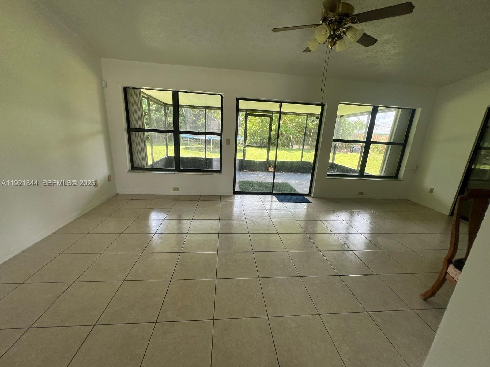 2410 SE Renick Avenue — photo 4