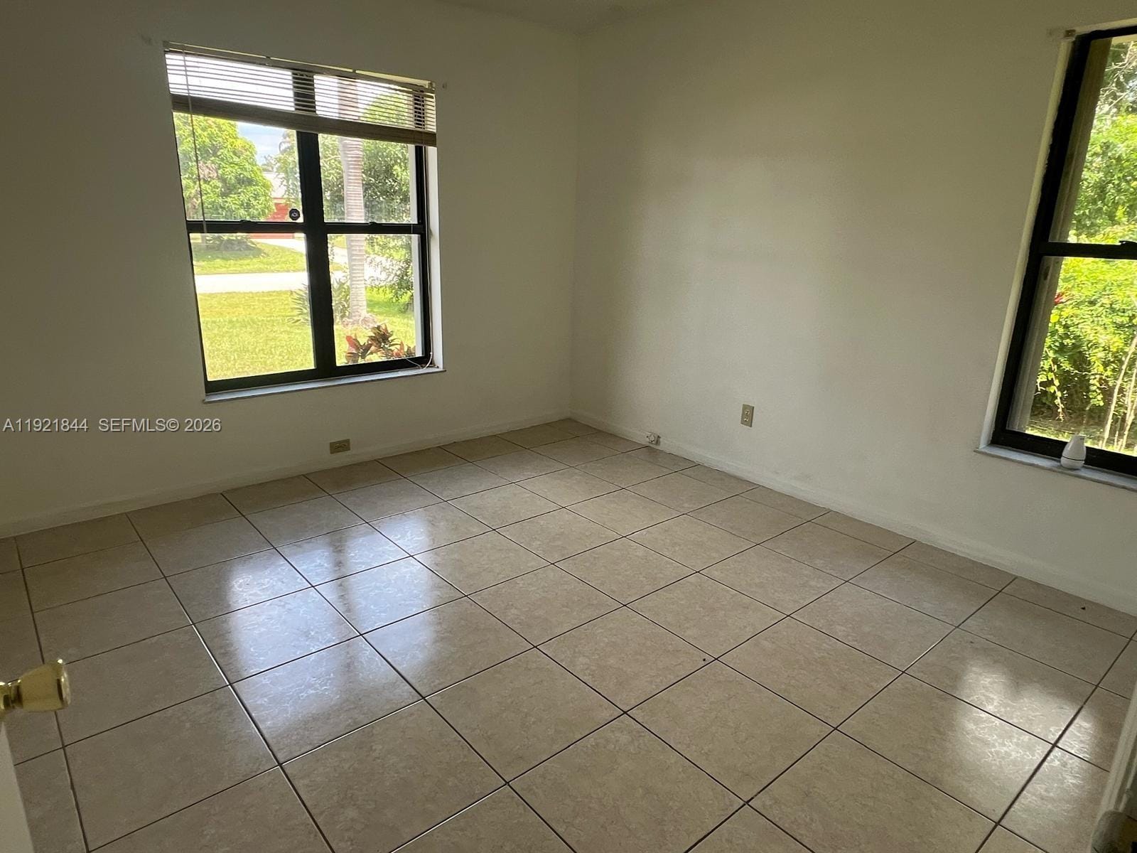 2410 SE Renick Avenue — photo 8