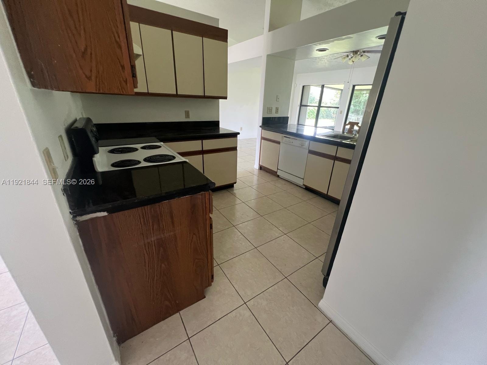 2410 SE Renick Avenue — photo 9