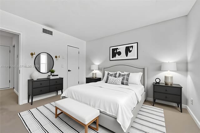 5840 NE 22nd Way 725, sold in Imperial Point Gardens Co, Fort Lauderdale, FL