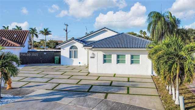 15251 SW 56th Terrace, Miami, FL 33193