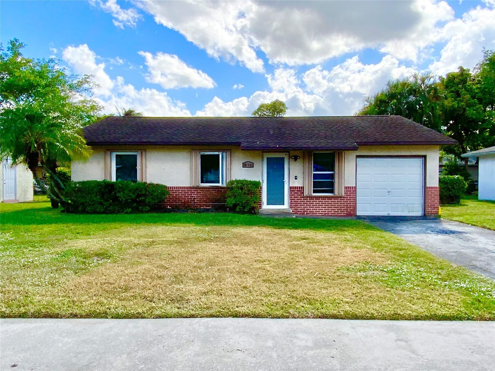 8160 SW 6th Street, North Lauderdale, FL 33068