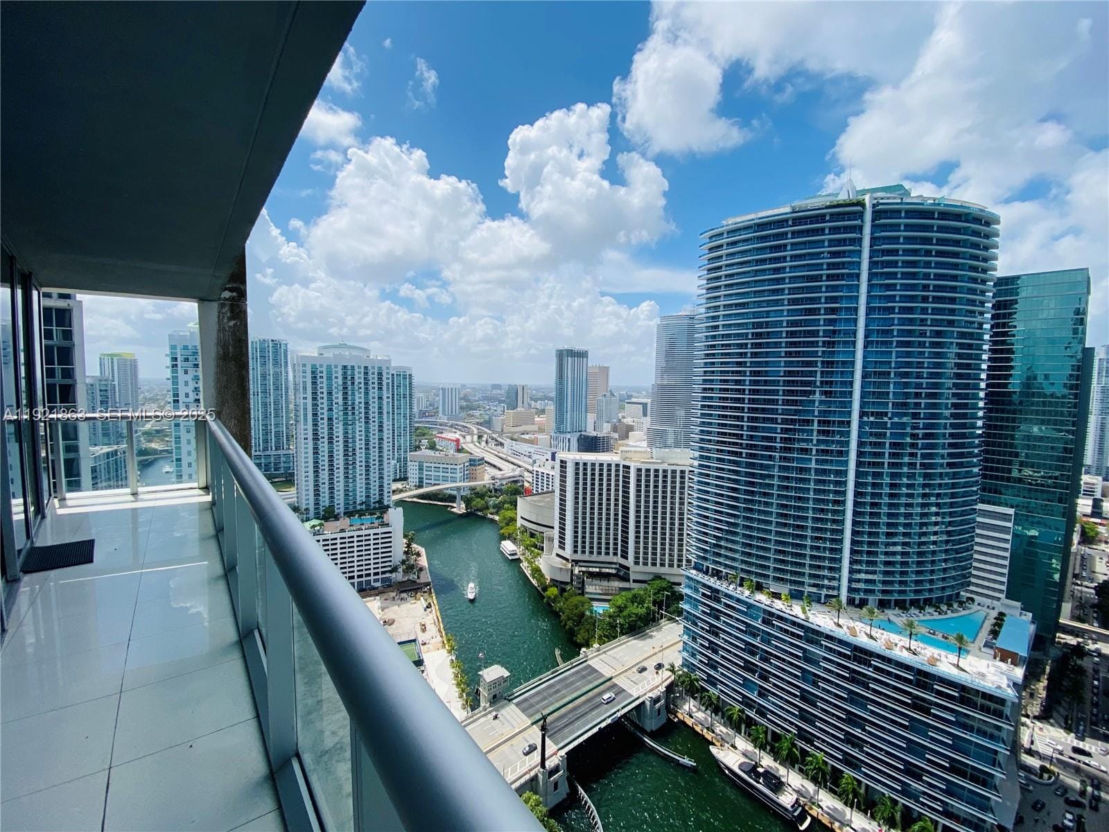 475 Brickell Avenue 3715, Miami, FL 33131 photo 2