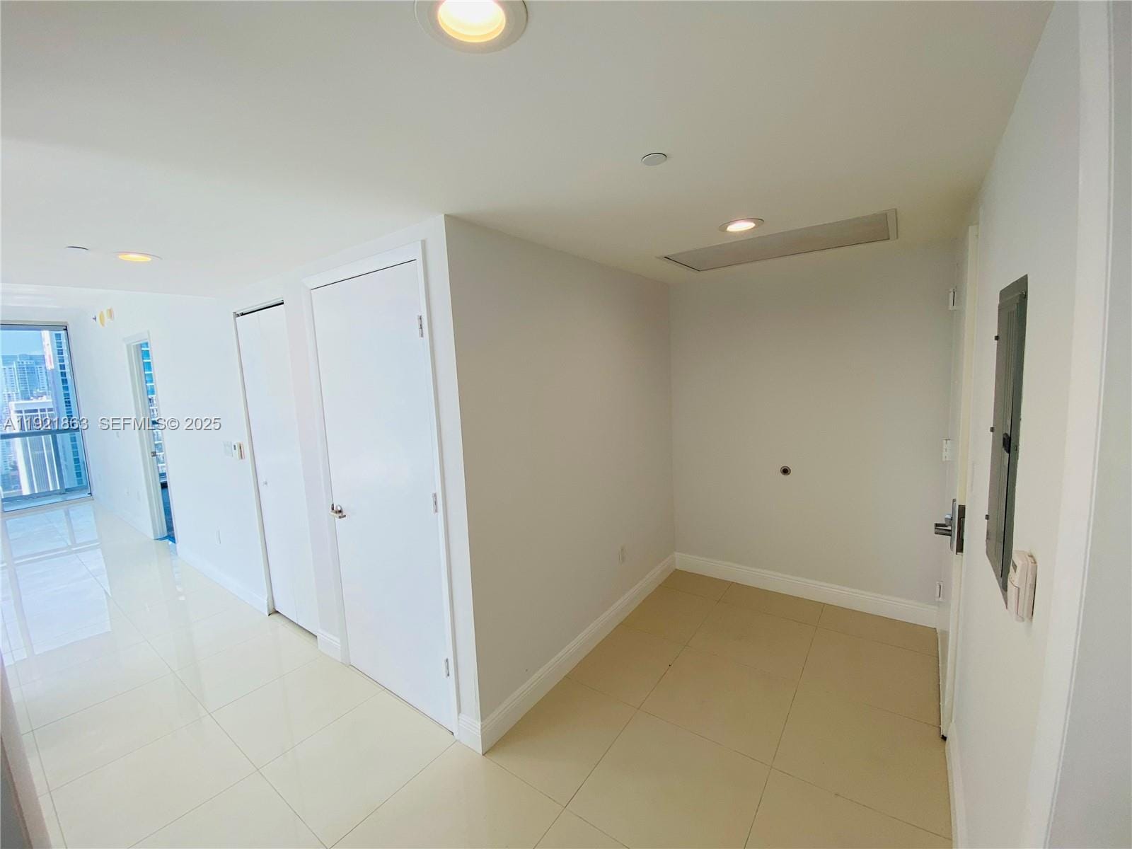 475 Brickell Avenue 3715, Miami, FL 33131 photo 17