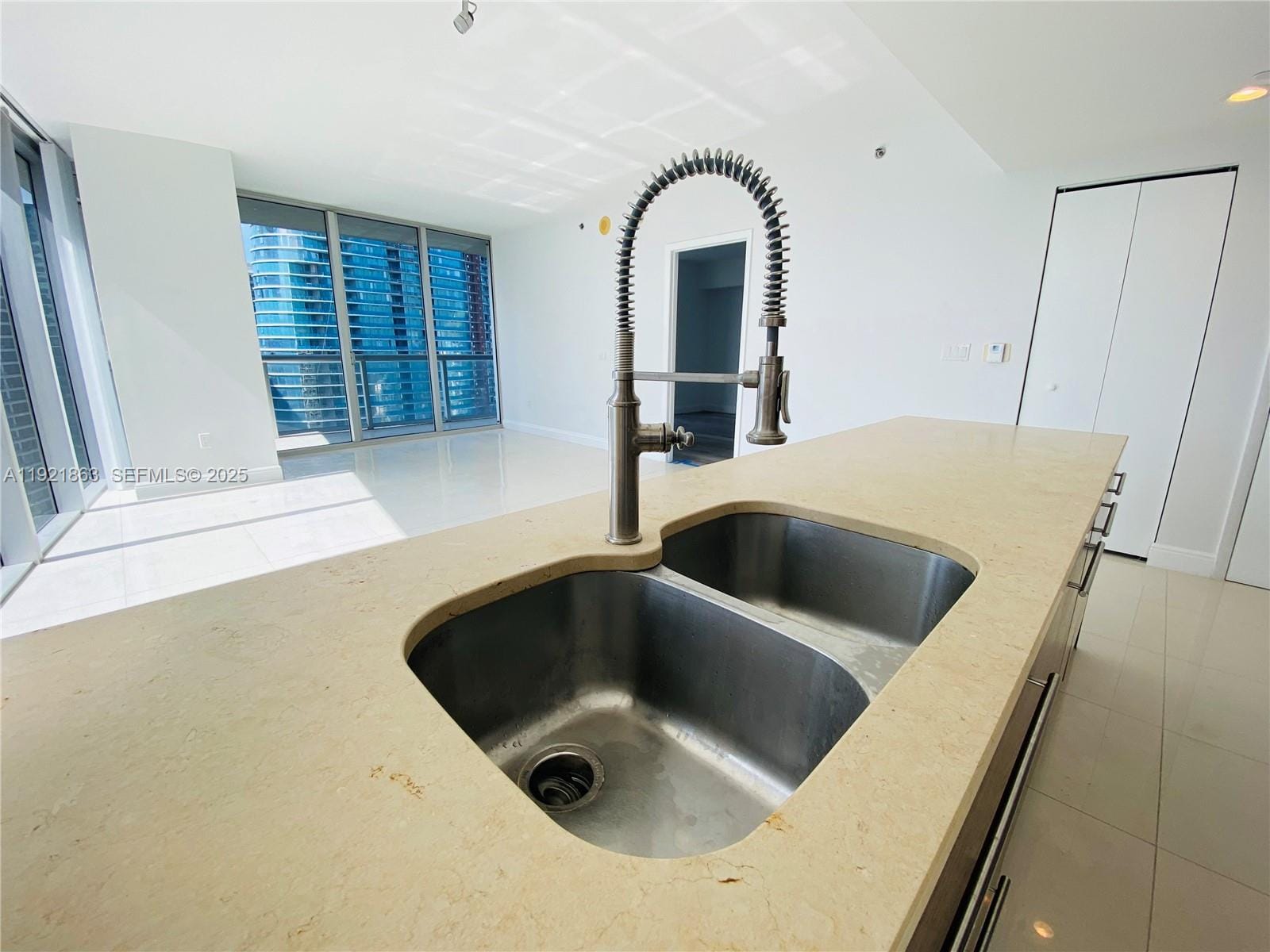 475 Brickell Avenue 3715, Miami, FL 33131 photo 6