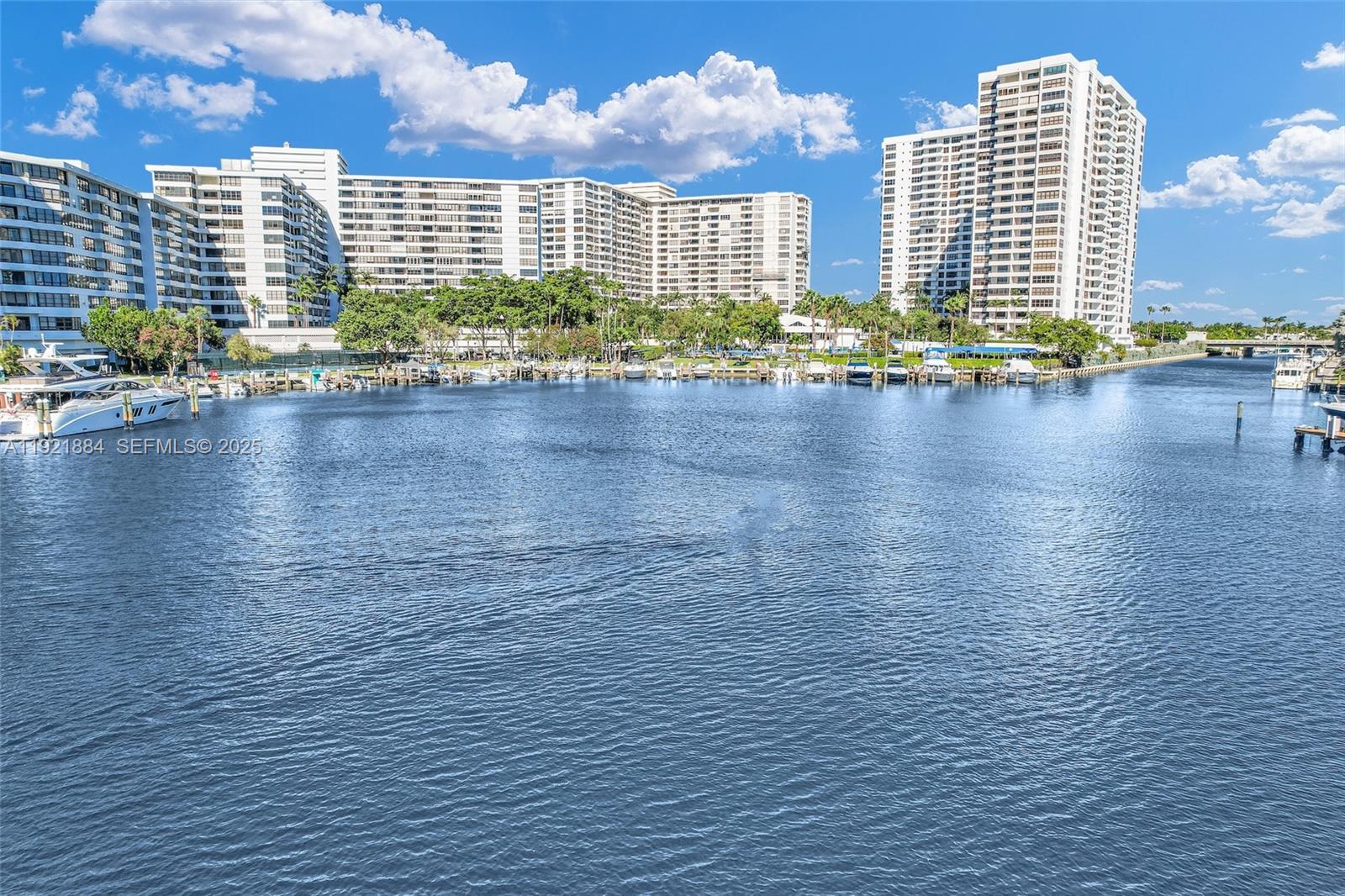 2500 Parkview Drive 2411 — photo 2