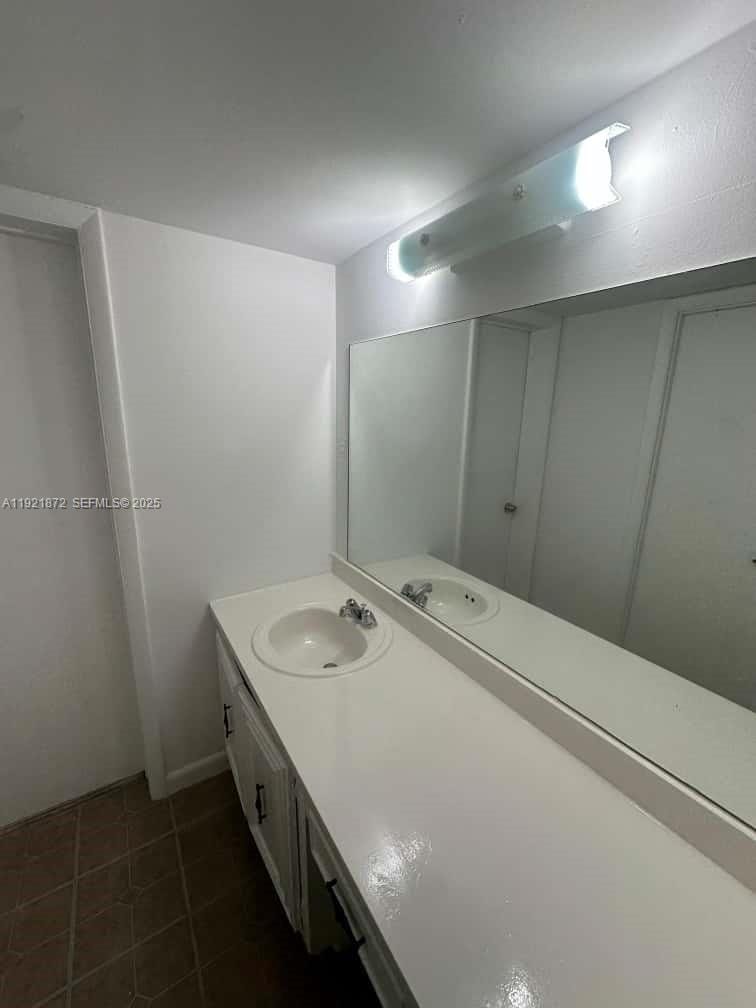 484 NW 165th St Road A-214, Miami, FL 33169 photo 11