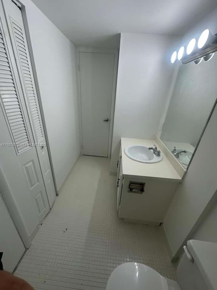 484 NW 165th St Road A-214, Miami, FL 33169 photo 14