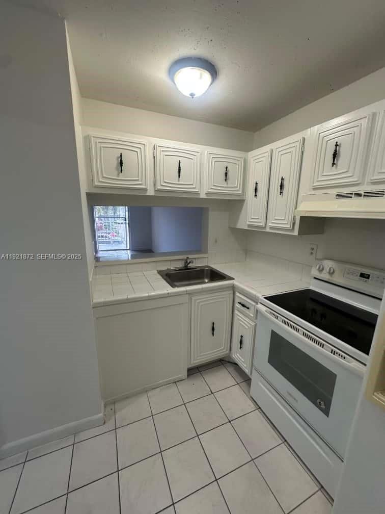 484 NW 165th St Road A-214, Miami, FL 33169 photo 5