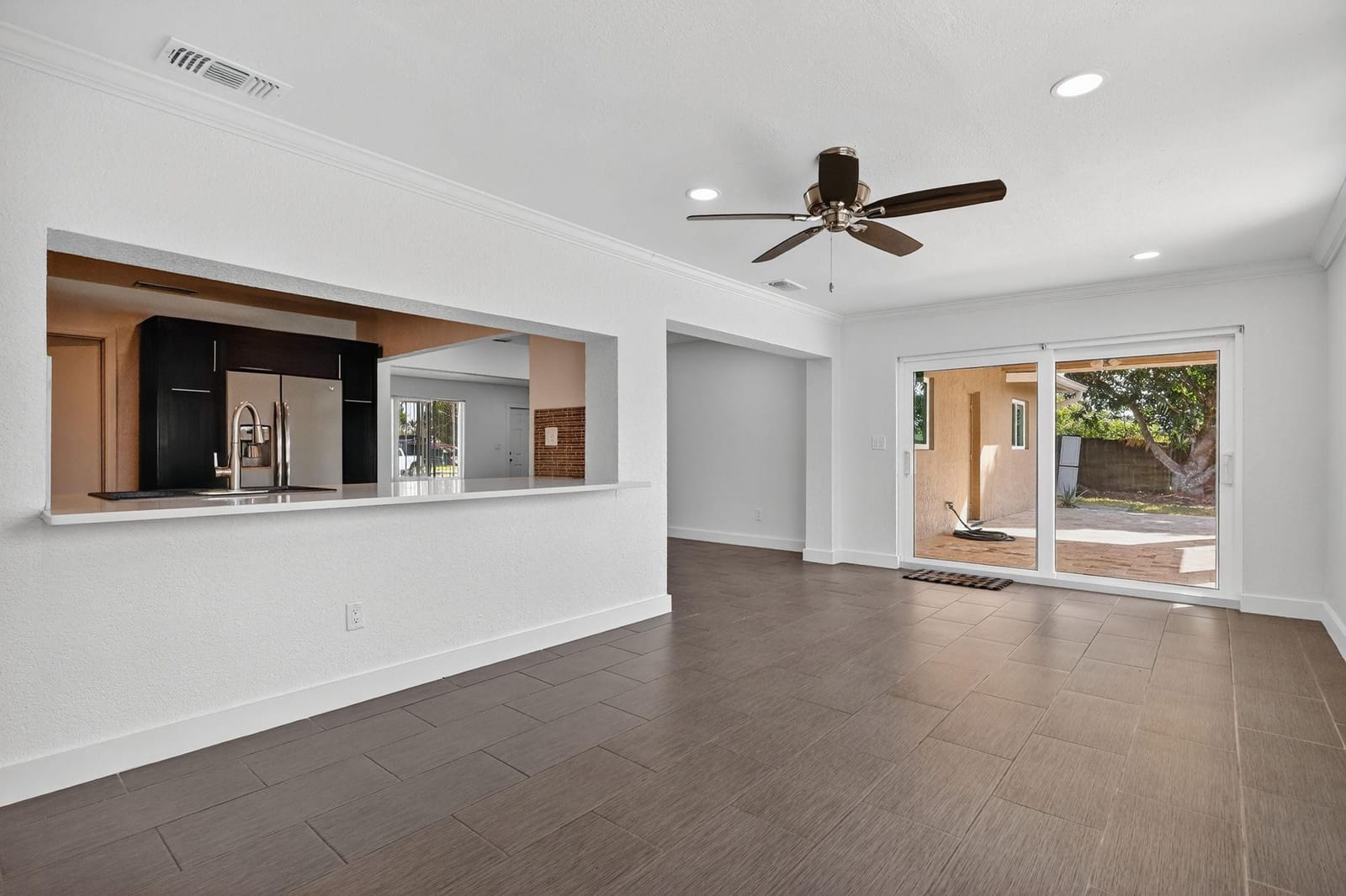 9720 NW 4 Street, Pembroke Pines, FL 33024 photo 21