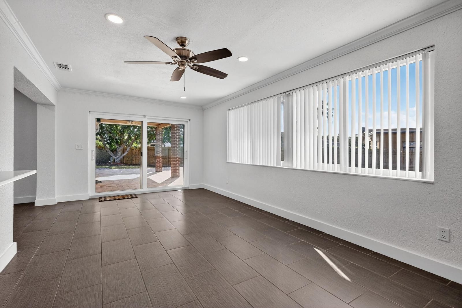 9720 NW 4 Street, Pembroke Pines, FL 33024 photo 22