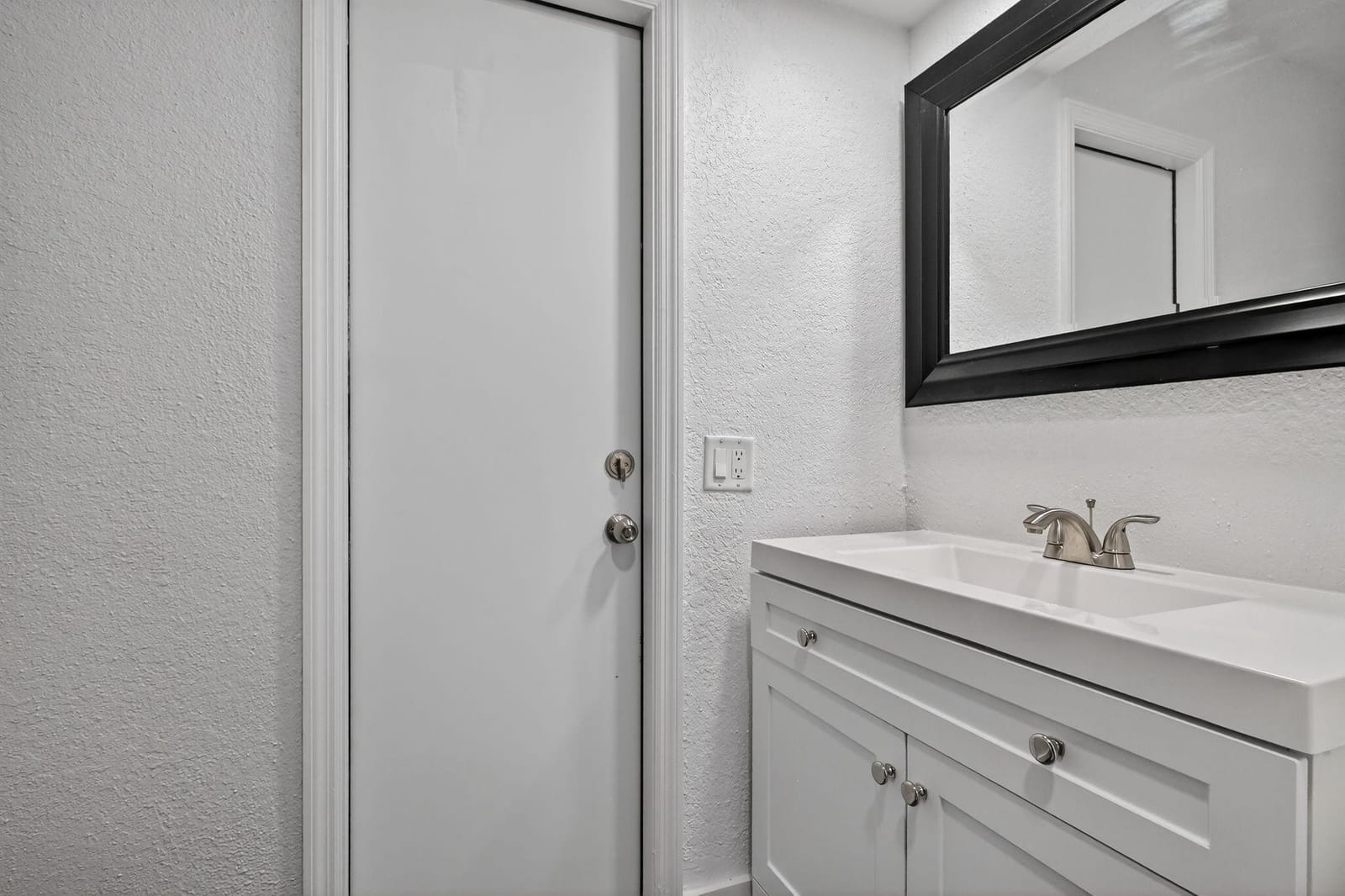 9720 NW 4 Street, Pembroke Pines, FL 33024 photo 28