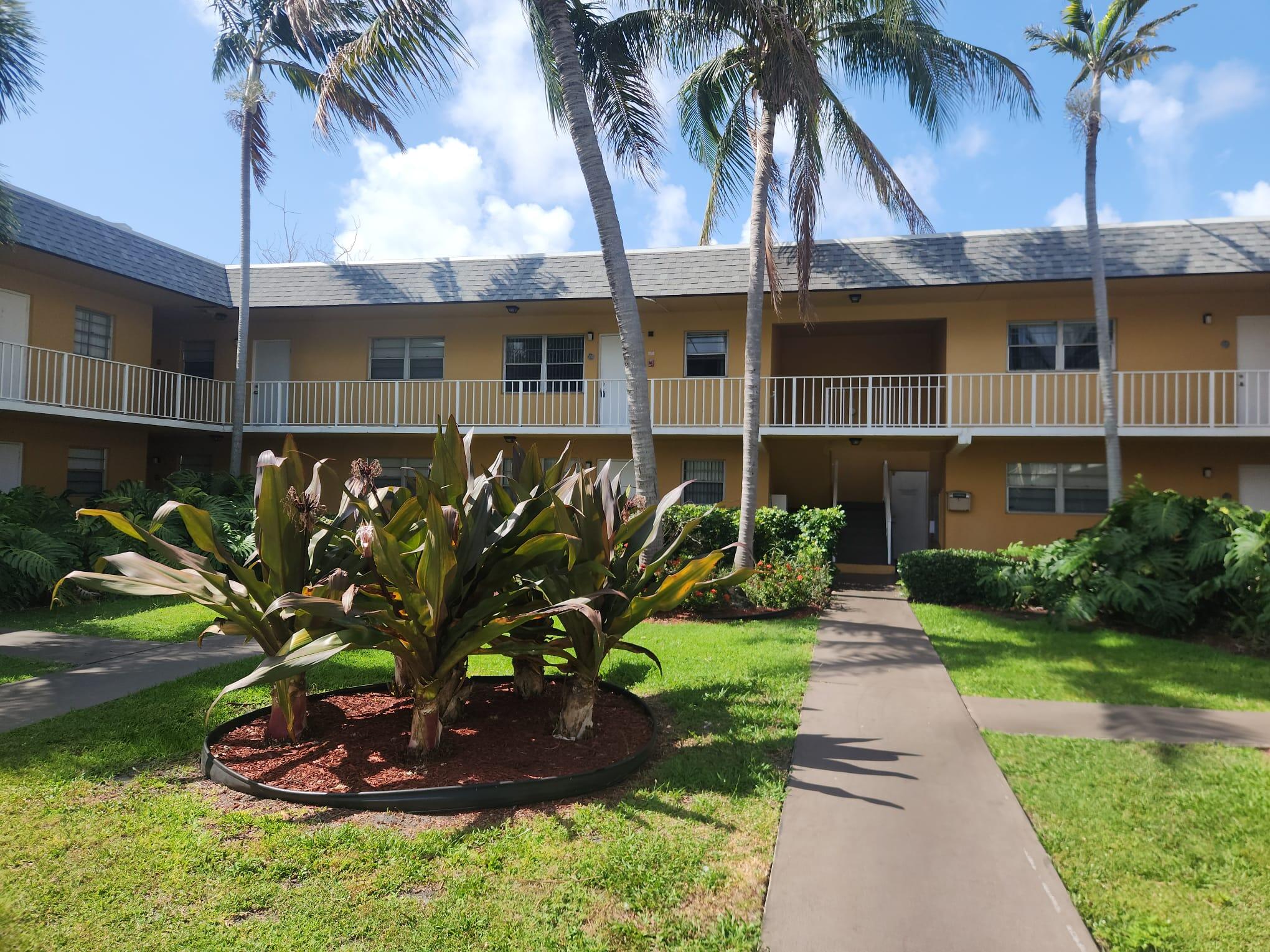 220 Croton Avenue 206, Lantana, FL 33462, Lantana