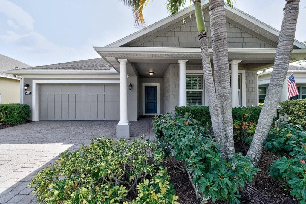 5949 Buttonwood Square, Vero Beach, FL 32966 photo 2