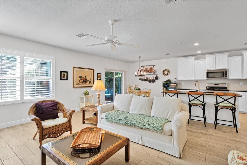 5949 Buttonwood Square, Vero Beach, FL 32966 photo 8