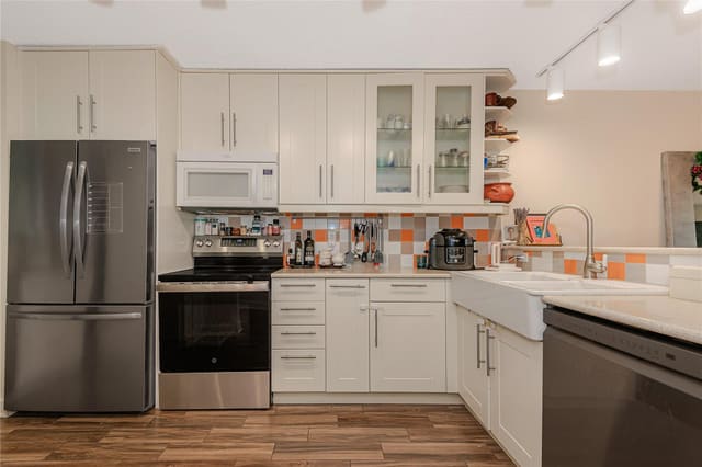 5300 NE 24 Terrace 512, sold in Cross Fox Condo, Fort Lauderdale, FL
