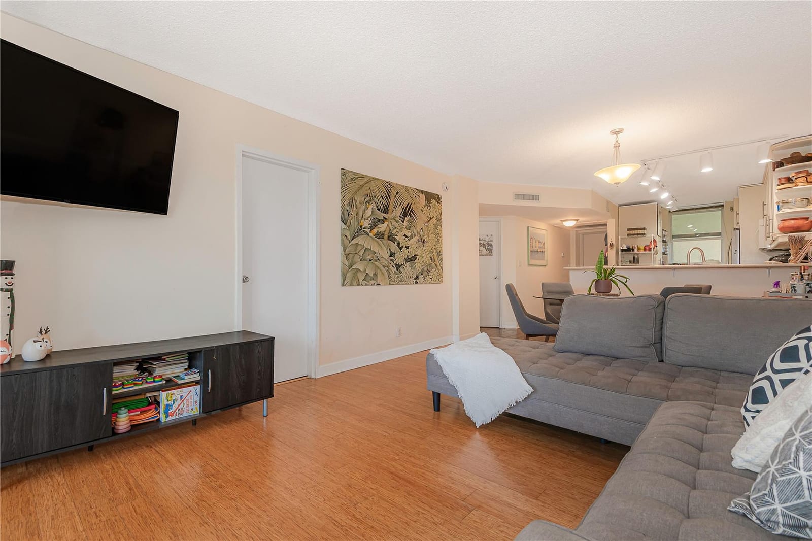 5300 NE 24 Terrace 512 — photo 5